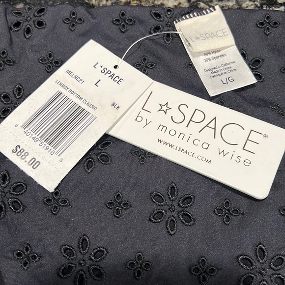 L*Space Eyelet Lace Lennox Bottom Classic - Picture 11 of 12